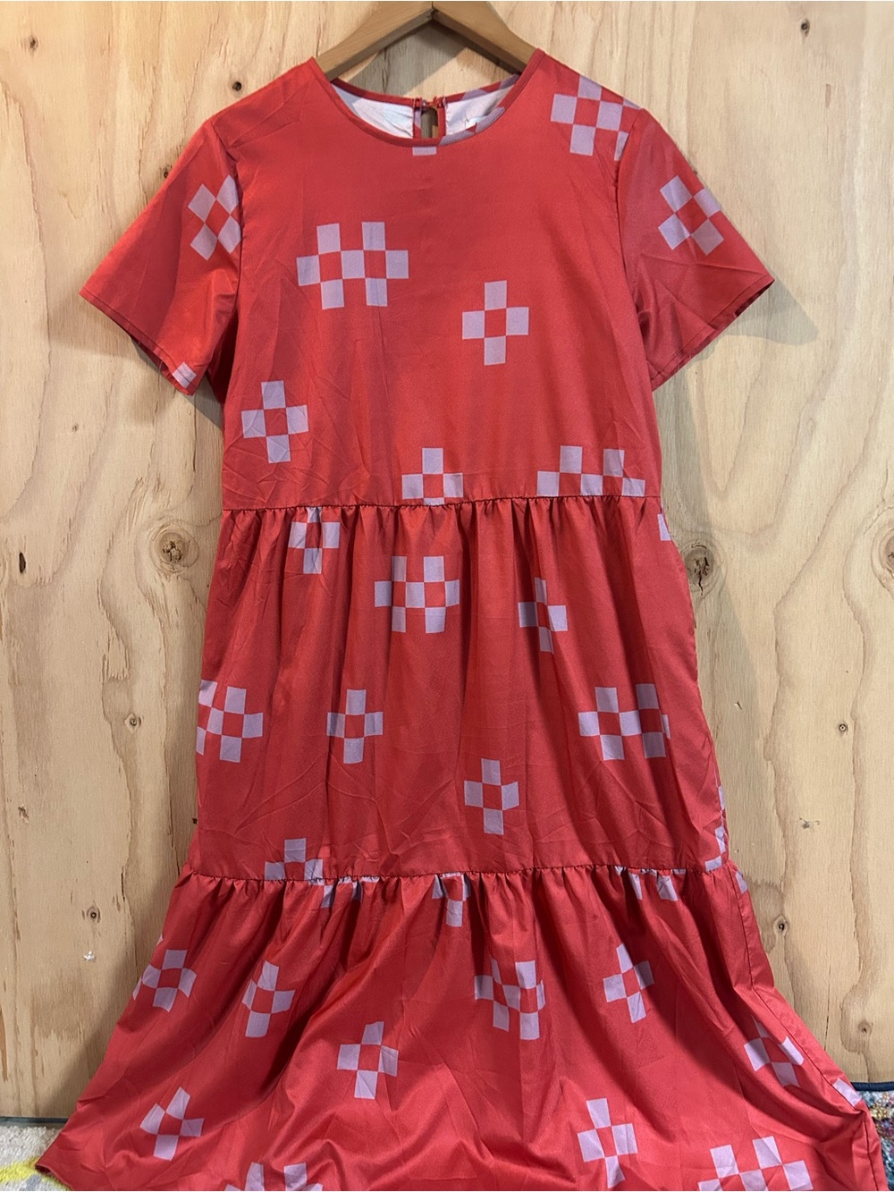 Misslook Red Graphic Tiered Dress